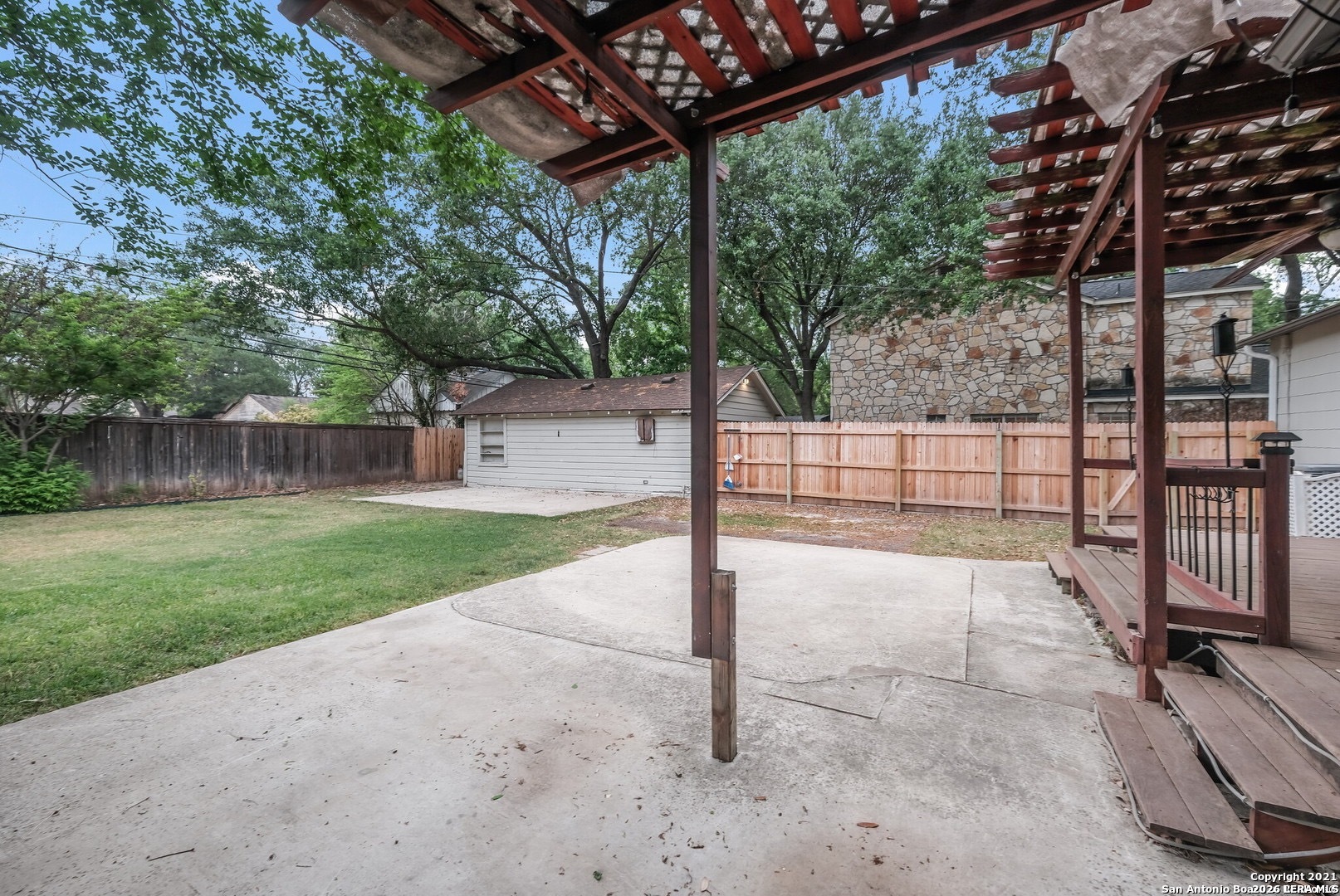 main property photo 16