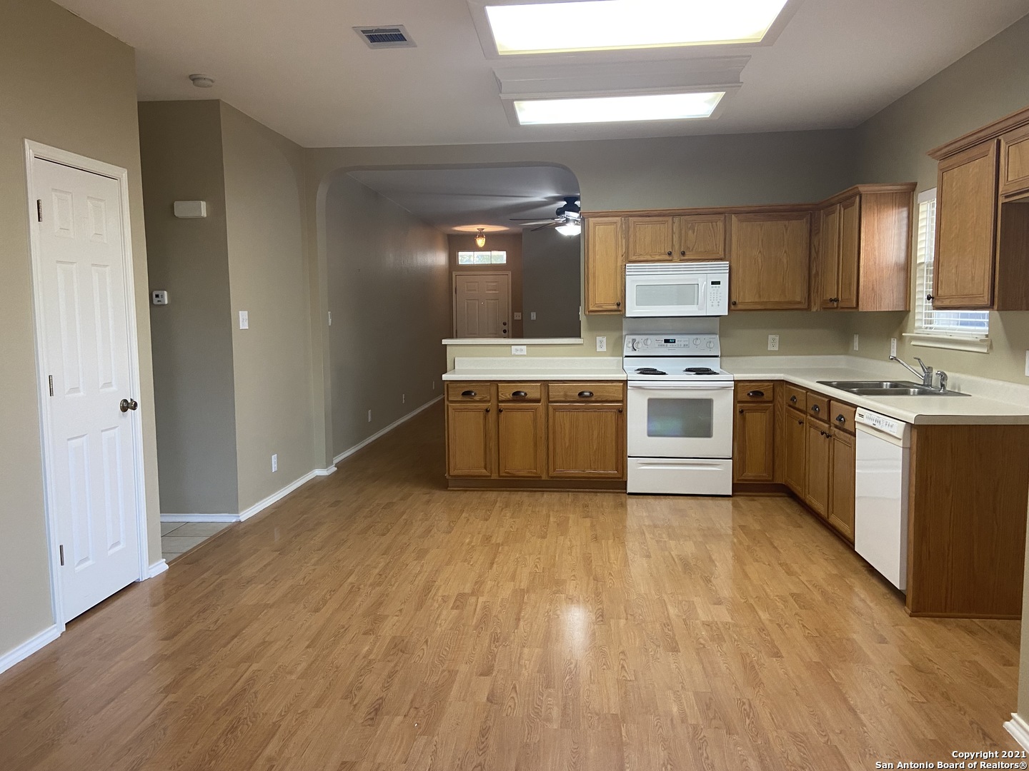 main property photo 6