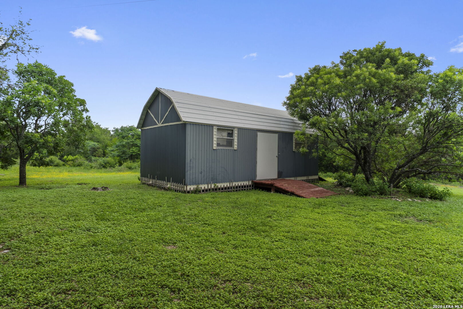 main property photo 31