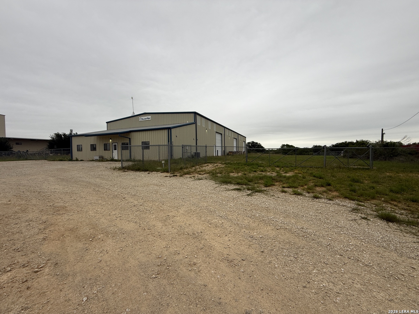 main property photo 28