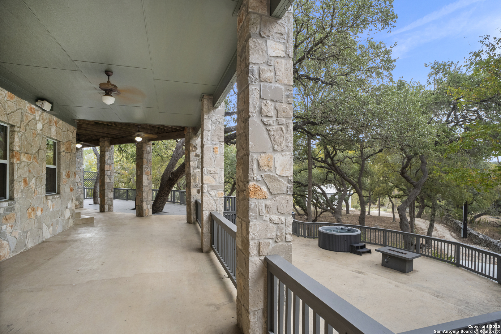 main property photo 28