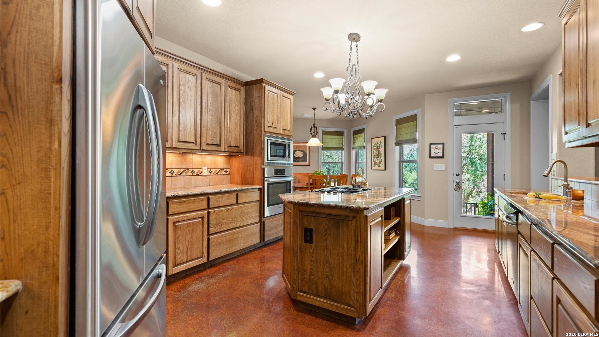 main property photo 11