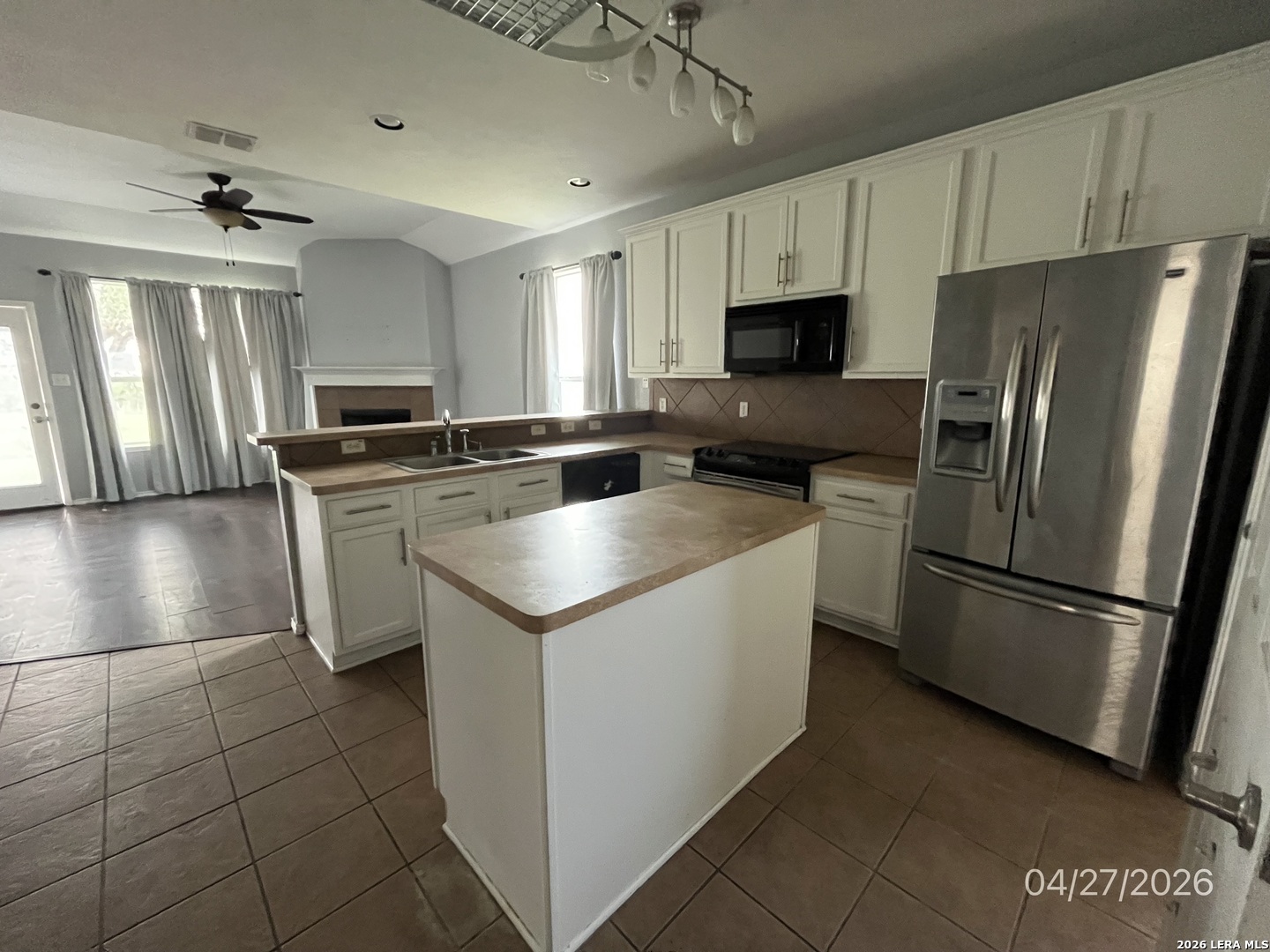 main property photo 5