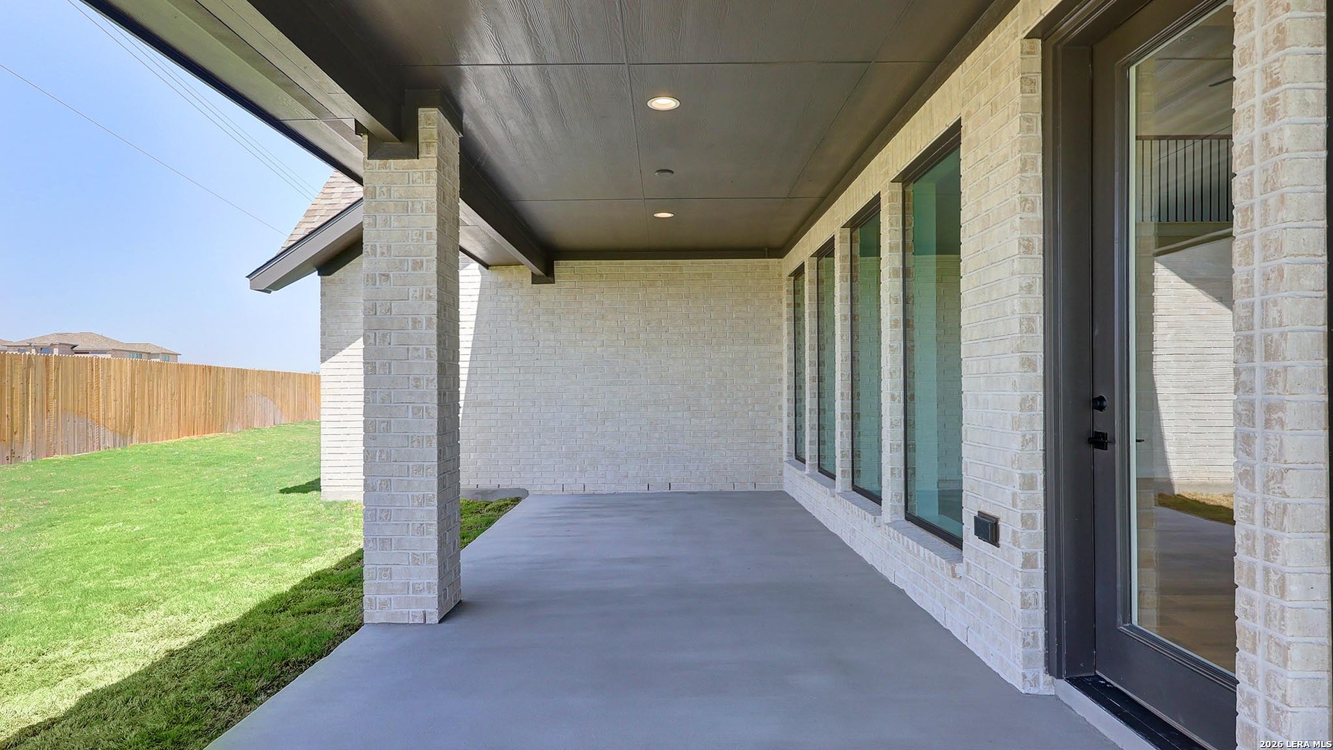 main property photo 20