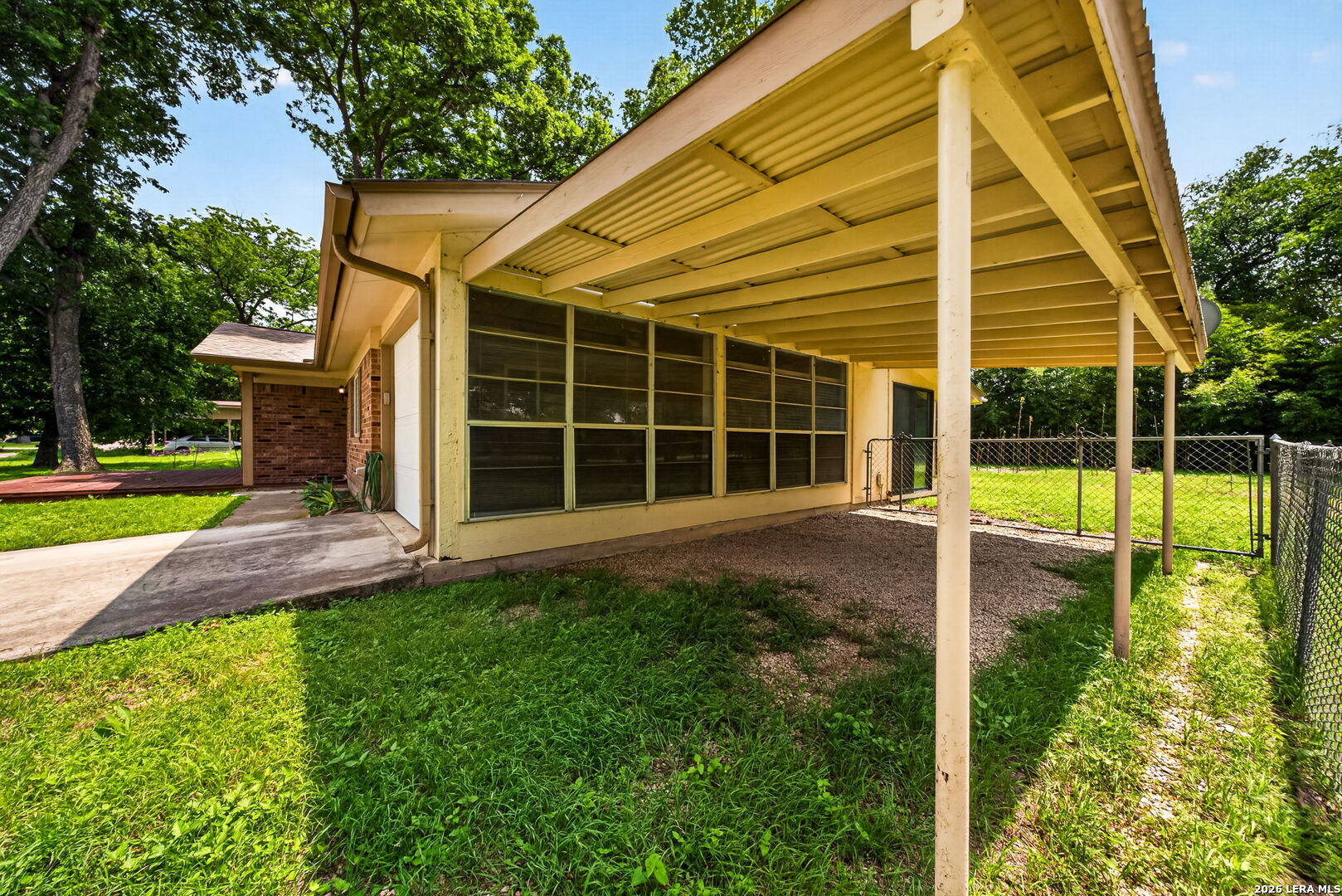 main property photo 27