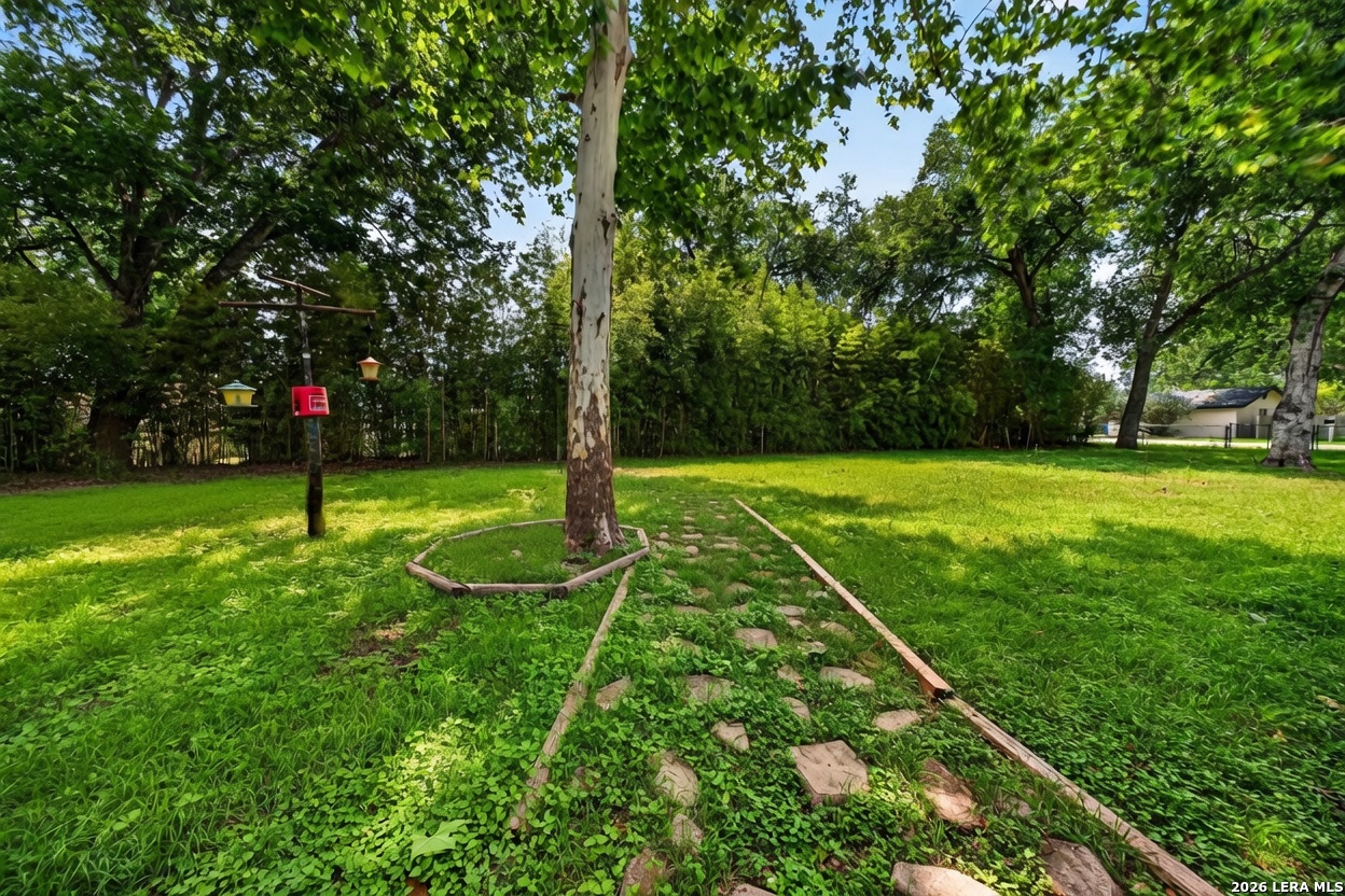 main property photo 28