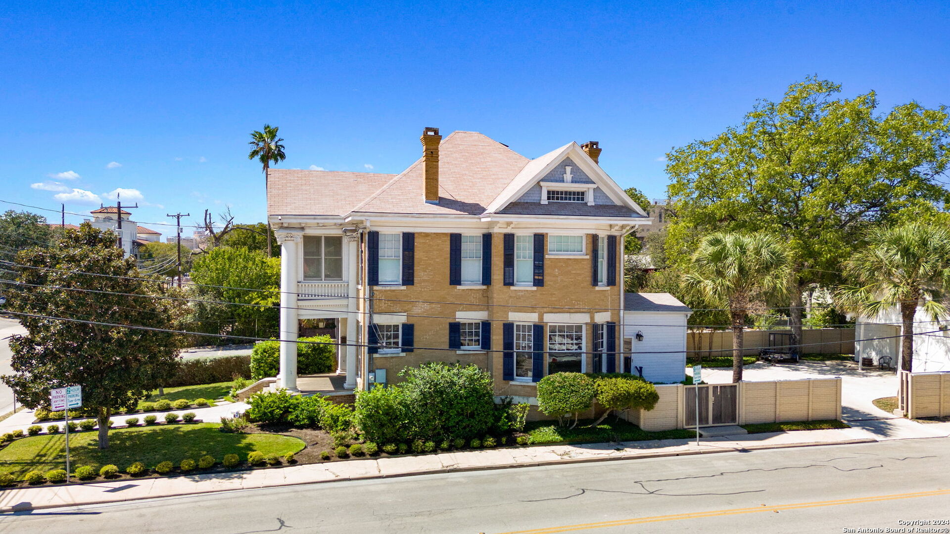 main property photo 6