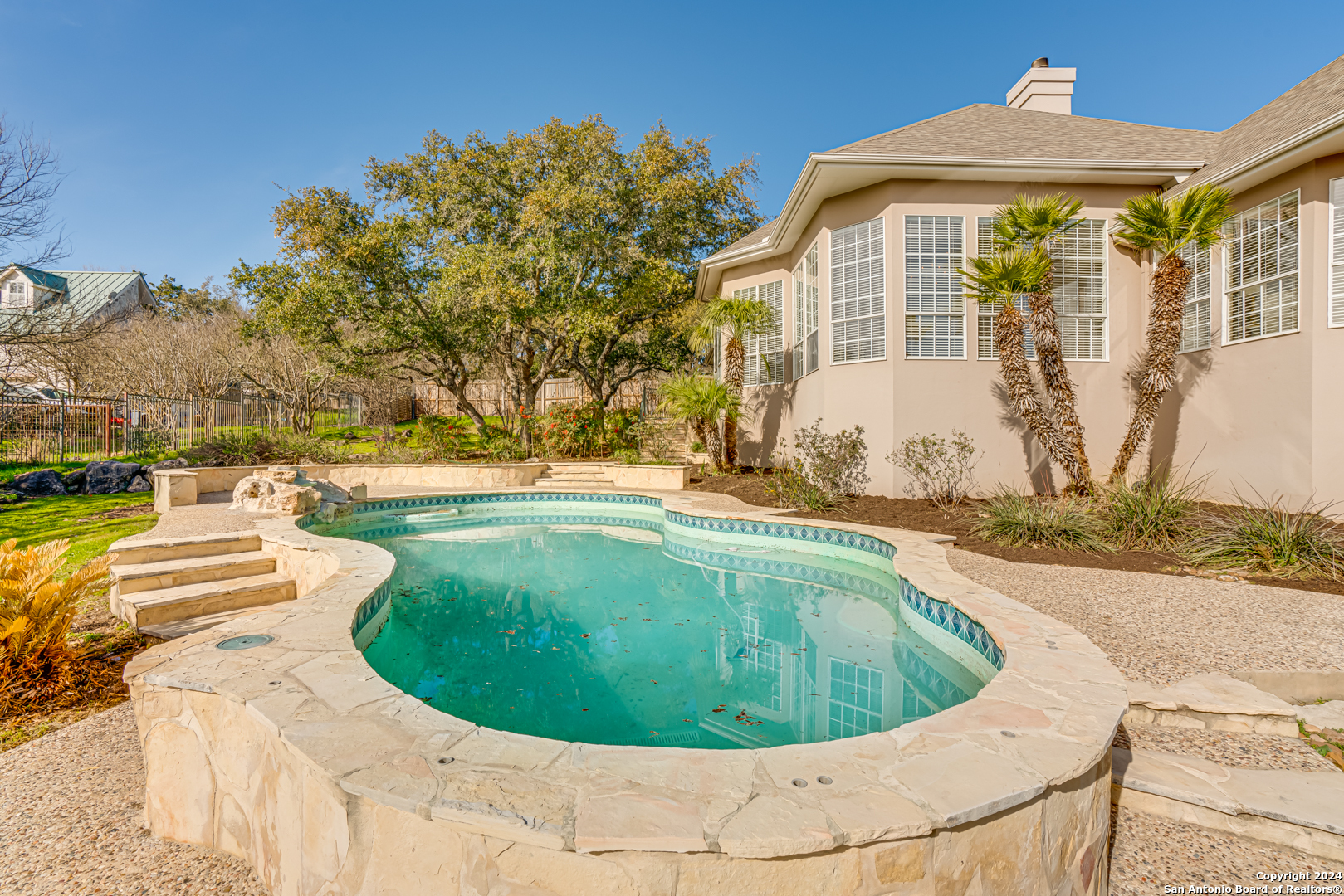 main property photo 25