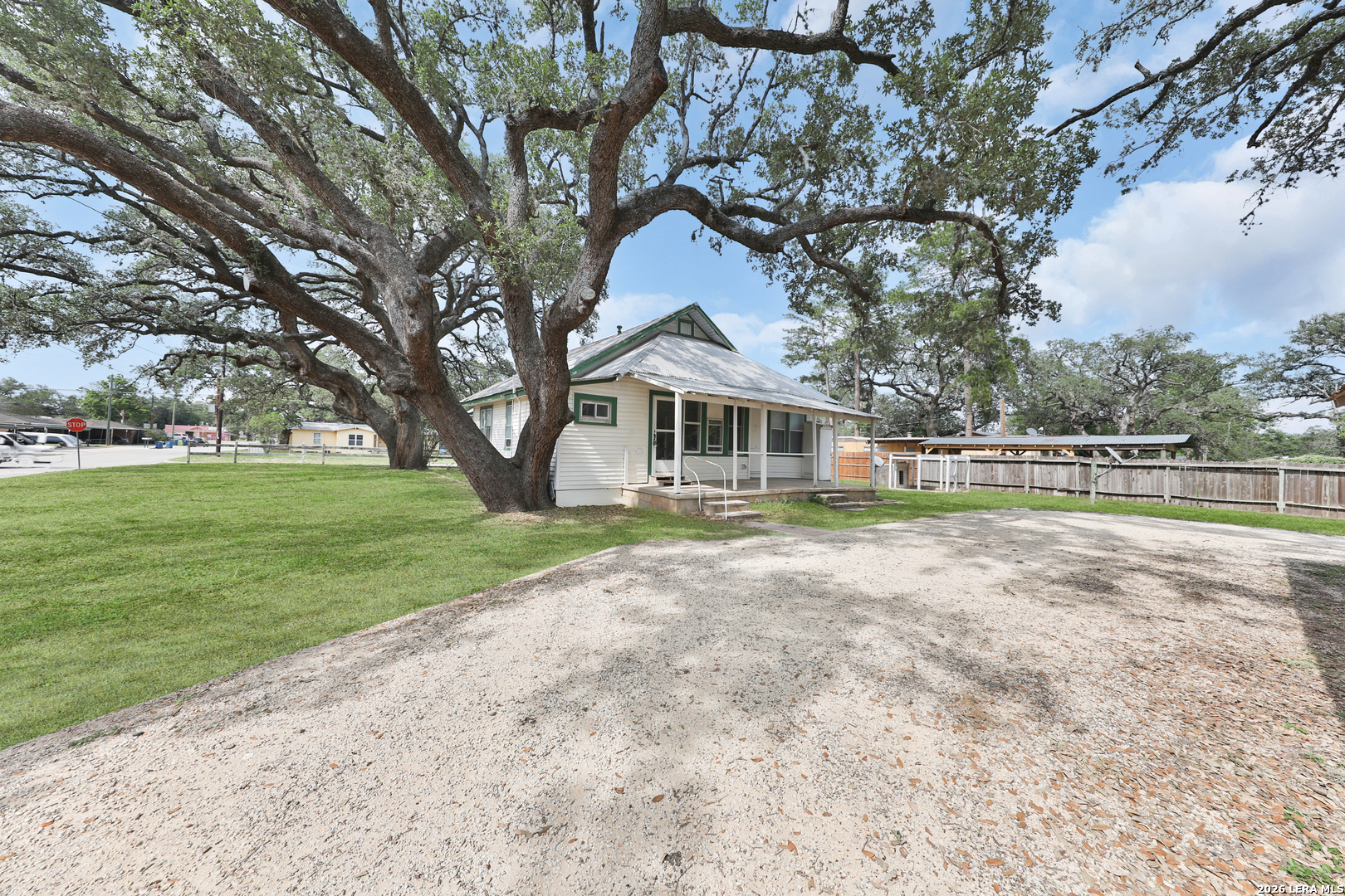 main property photo 39