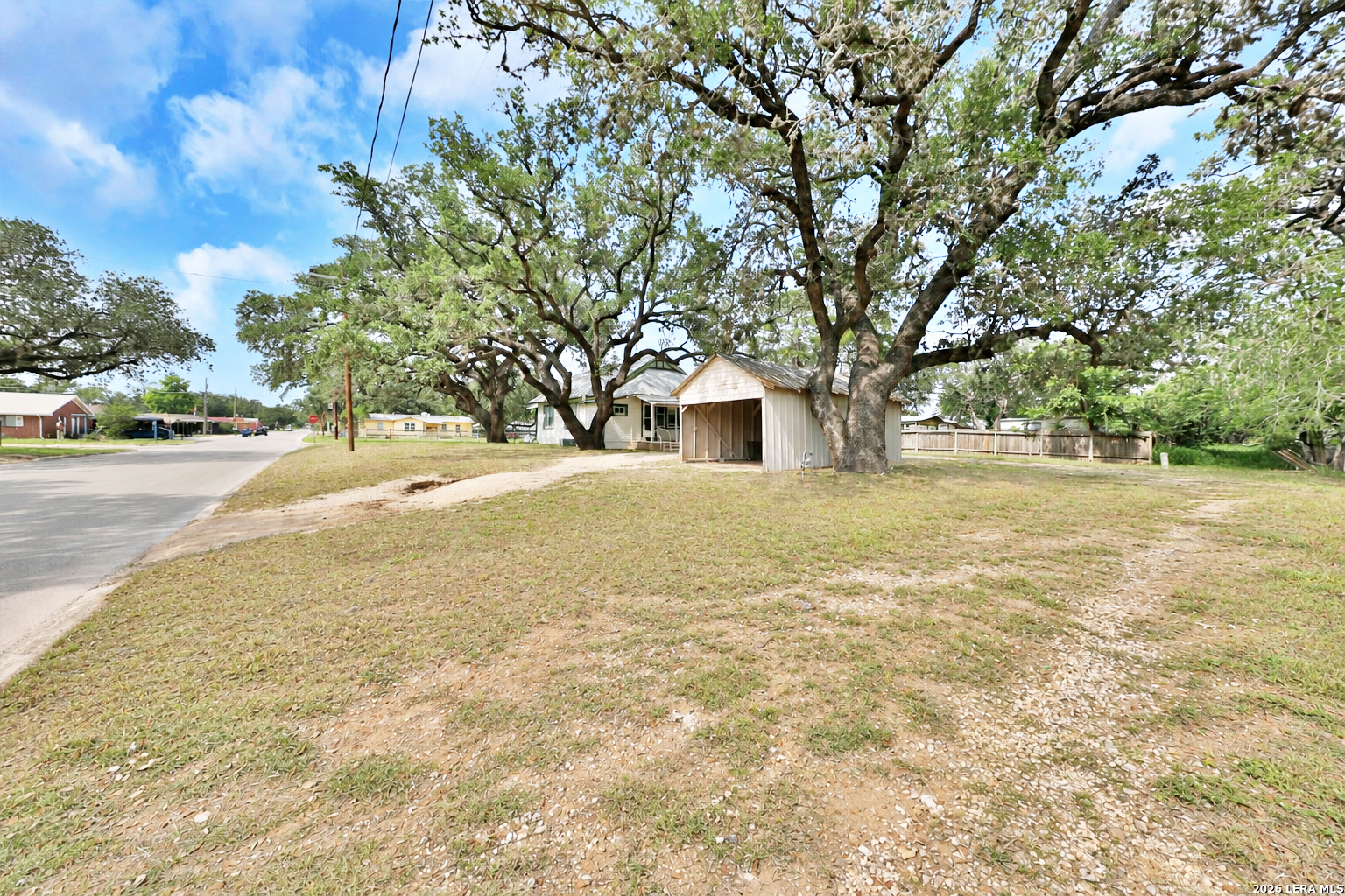 main property photo 40