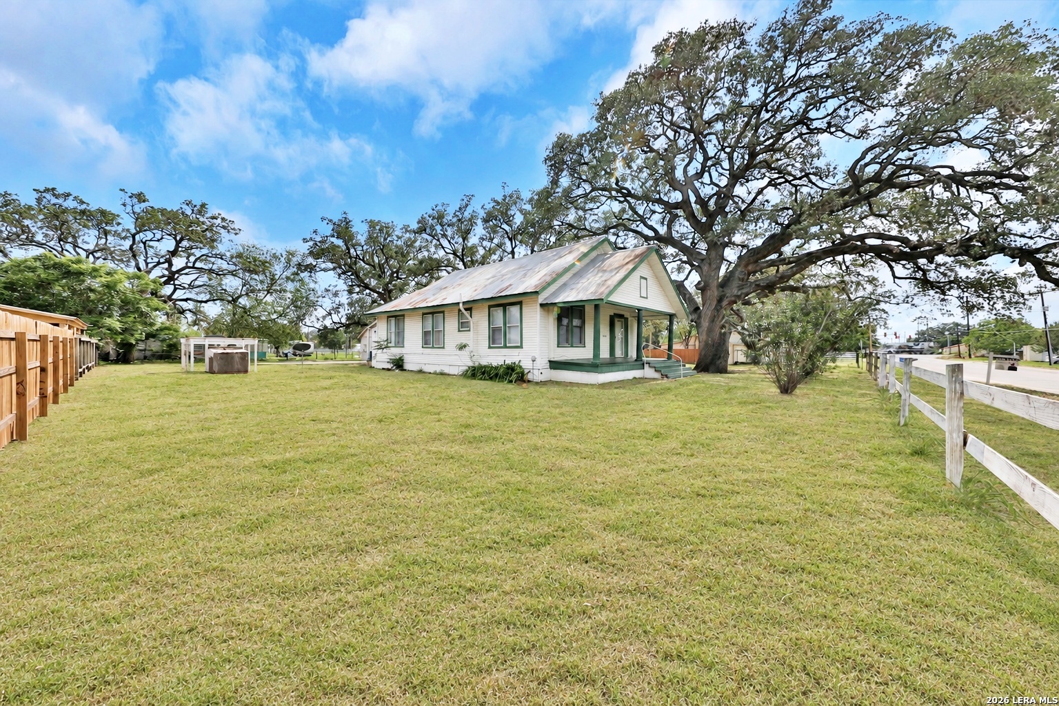main property photo 7
