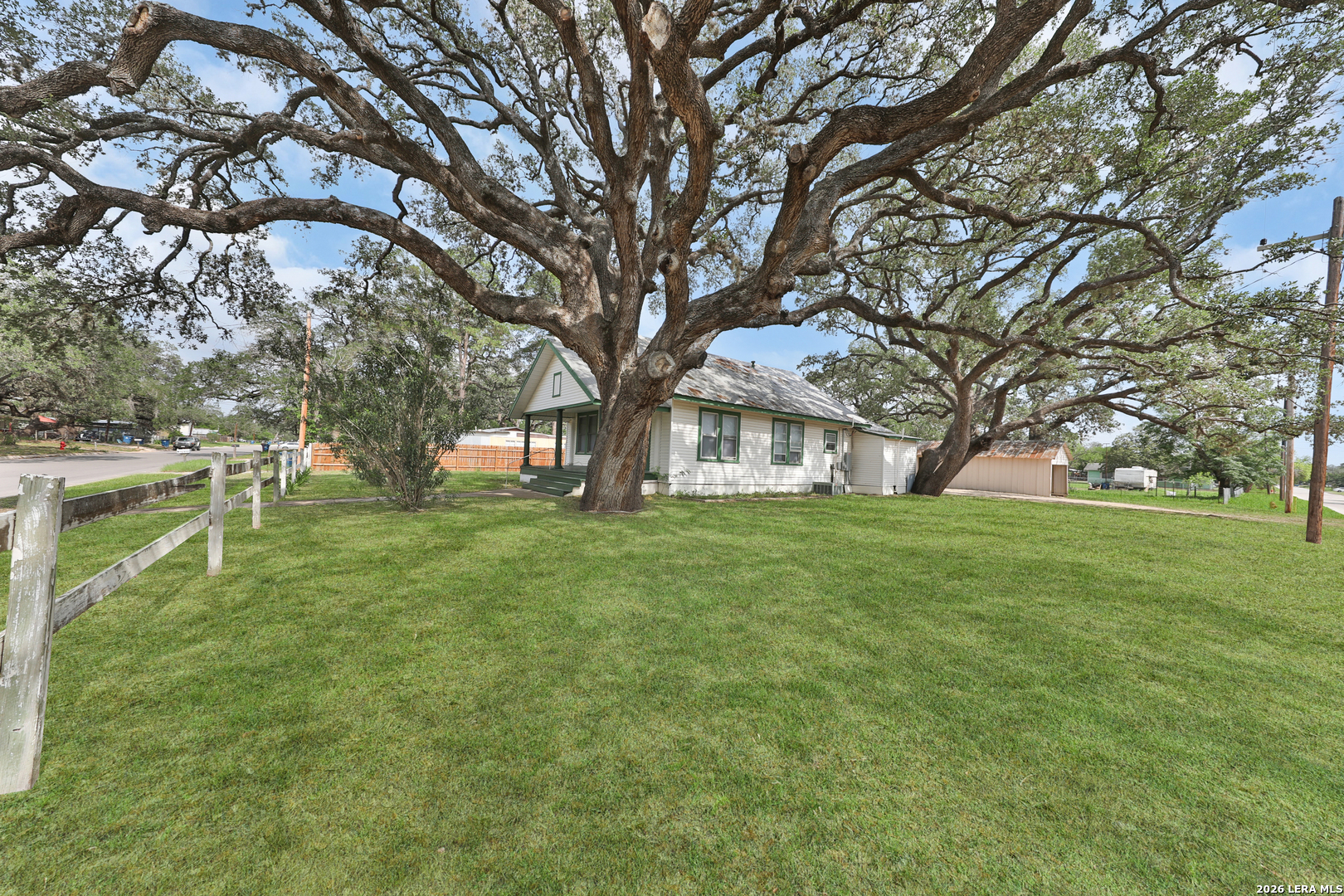 main property photo 8