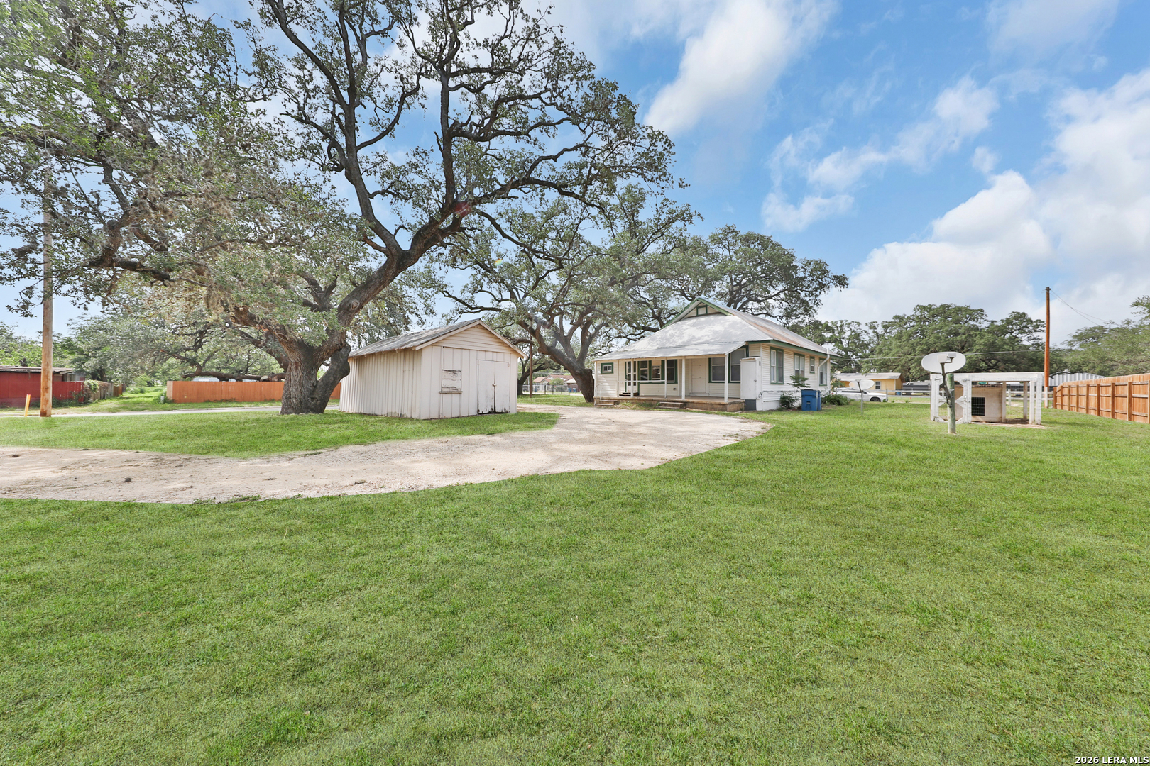 main property photo 9