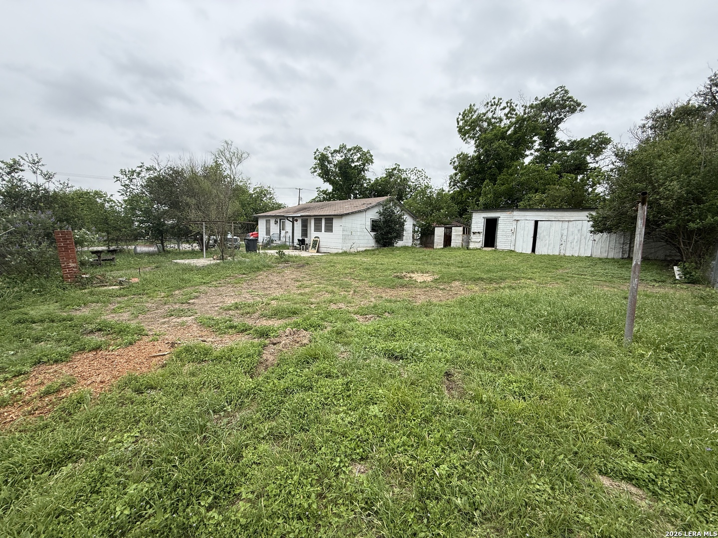 main property photo 28