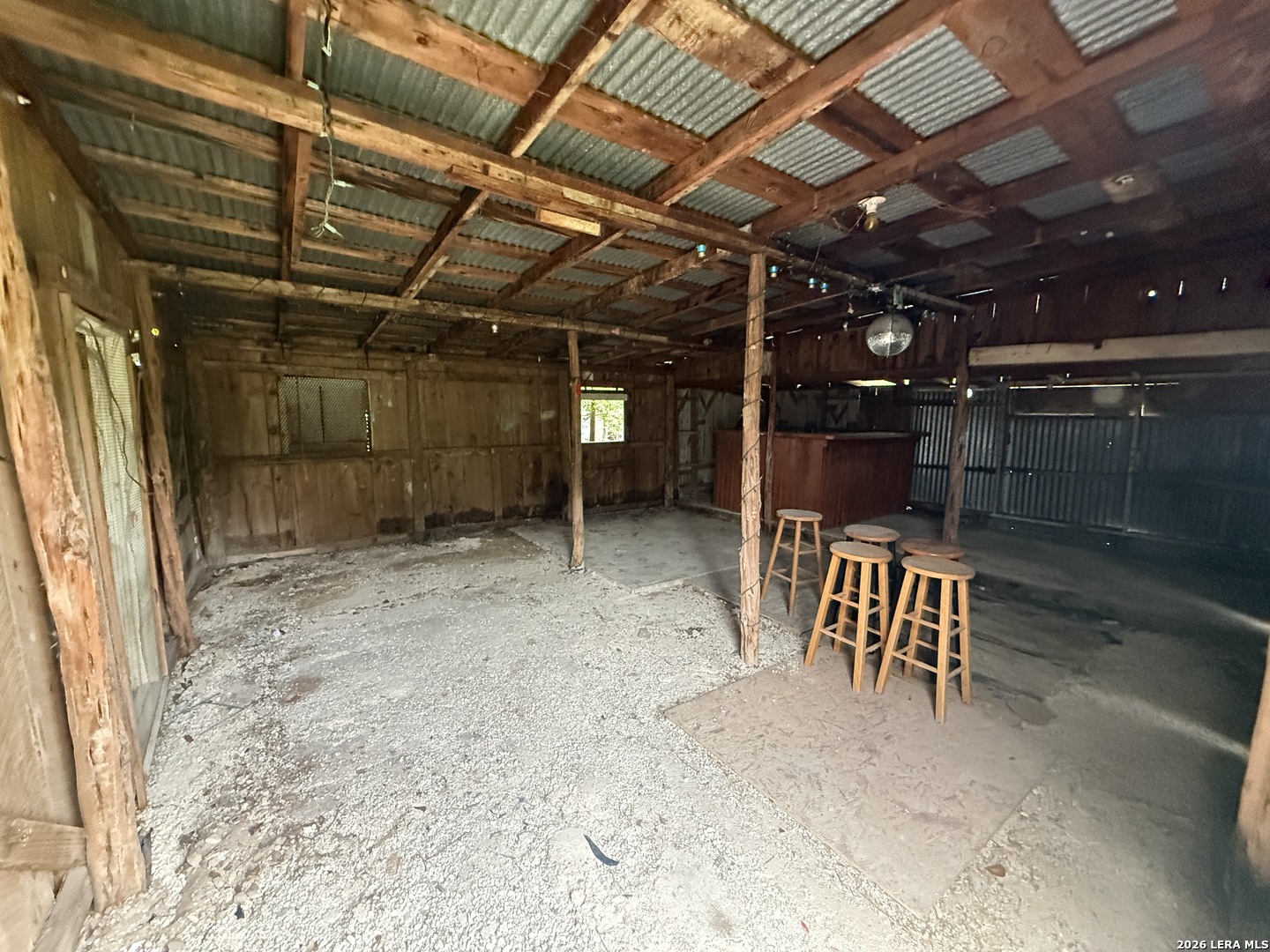 main property photo 30