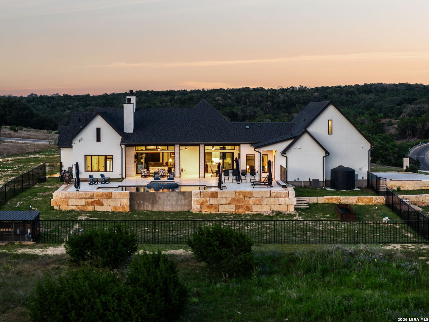 main property photo 41