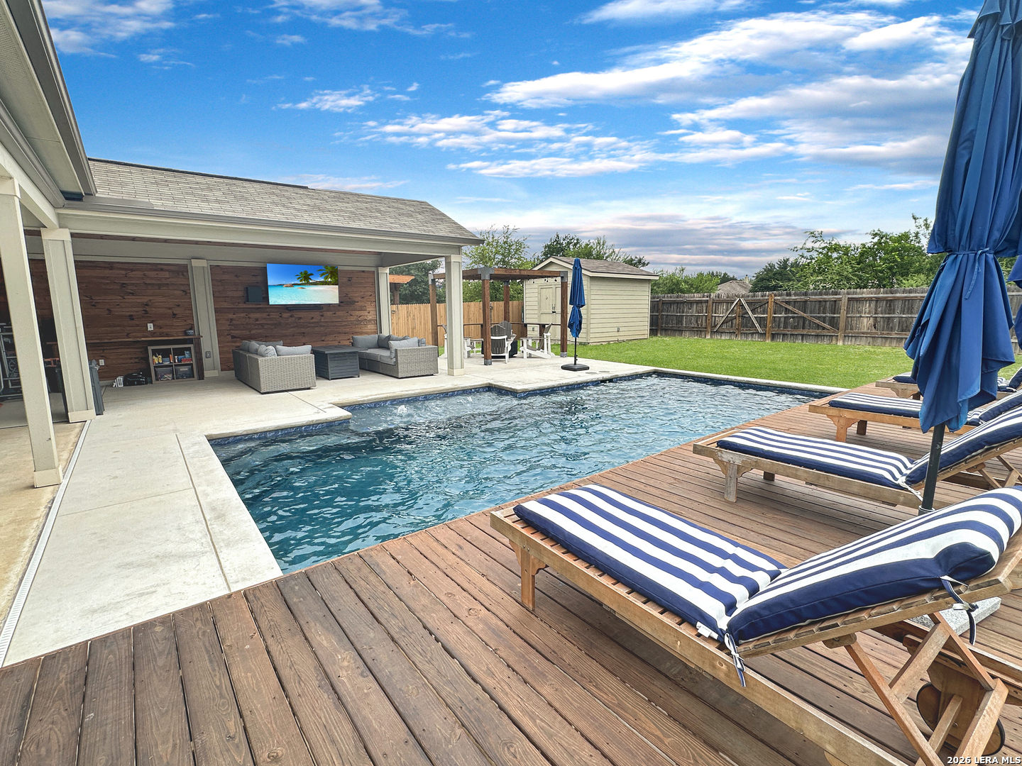 main property photo 25