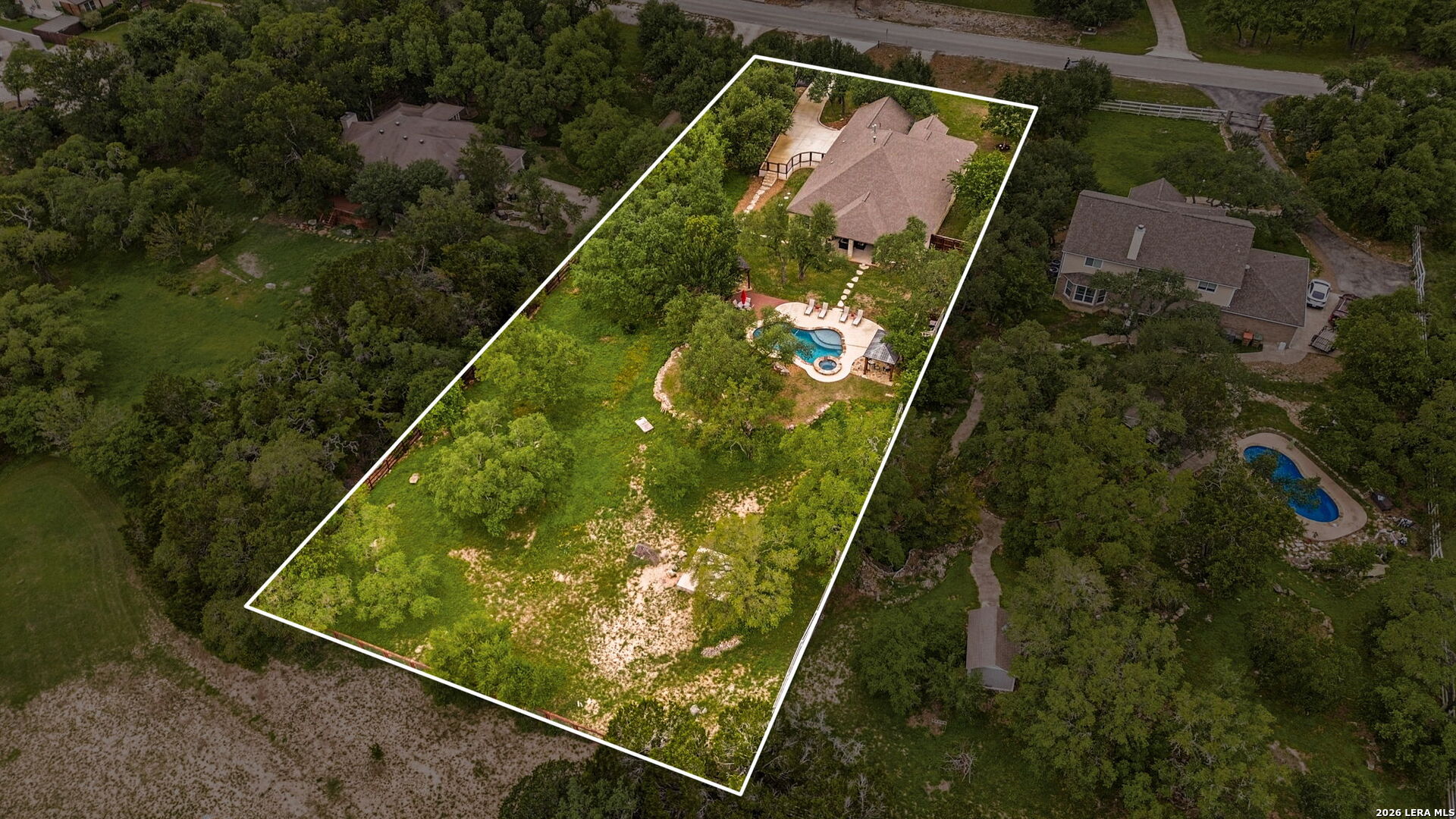main property photo 5