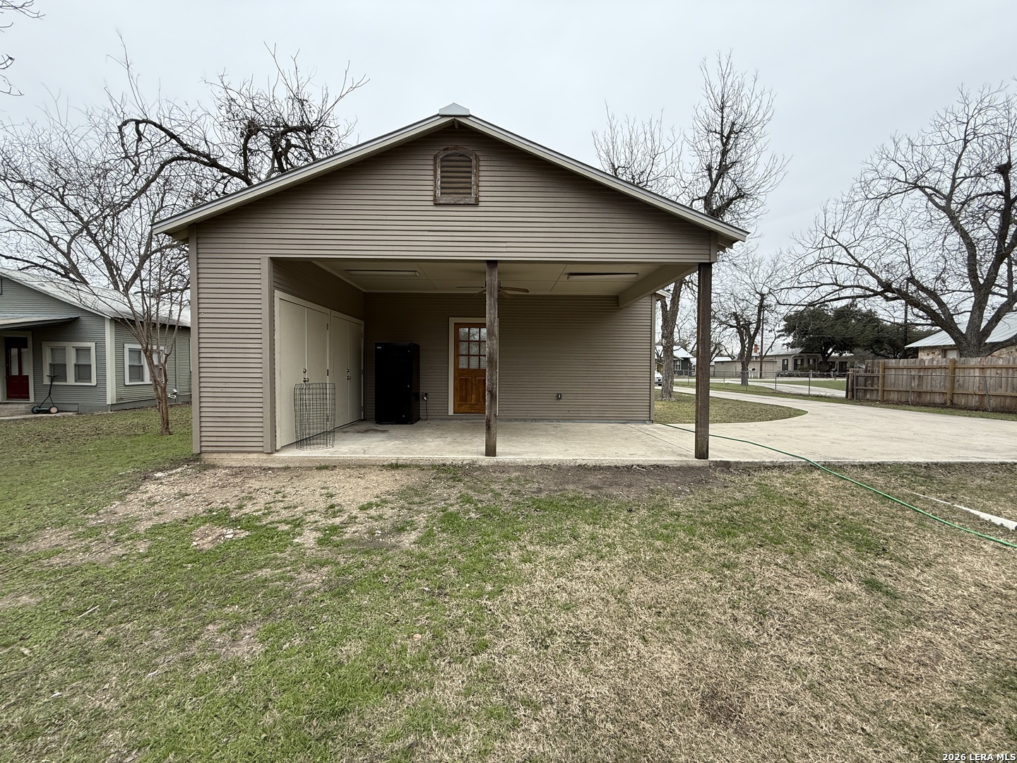 main property photo 23