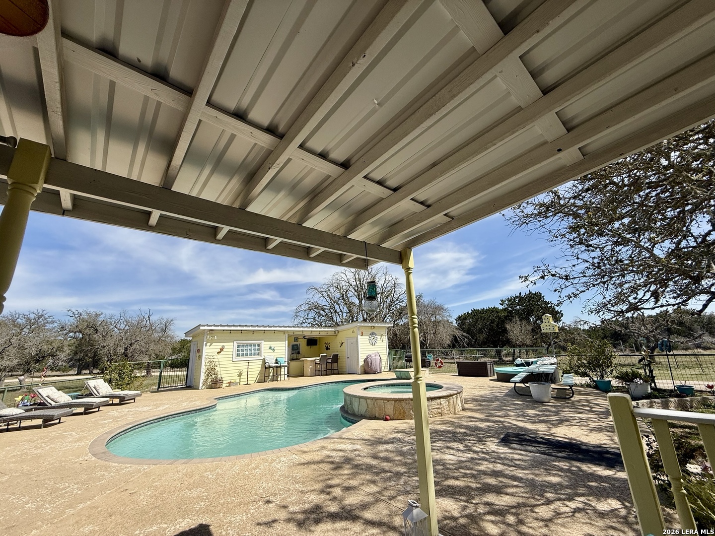 main property photo 20