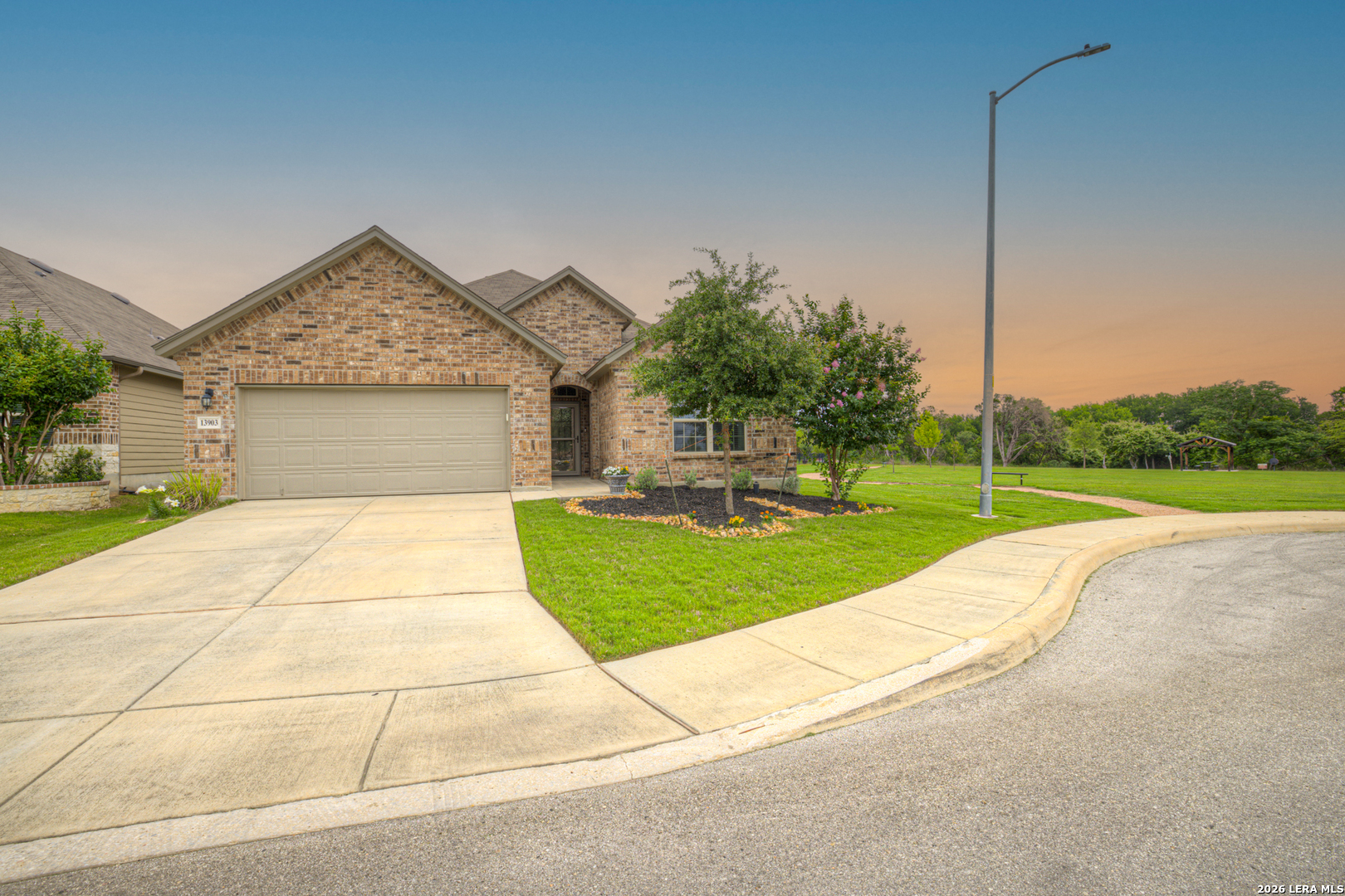 main property photo 3