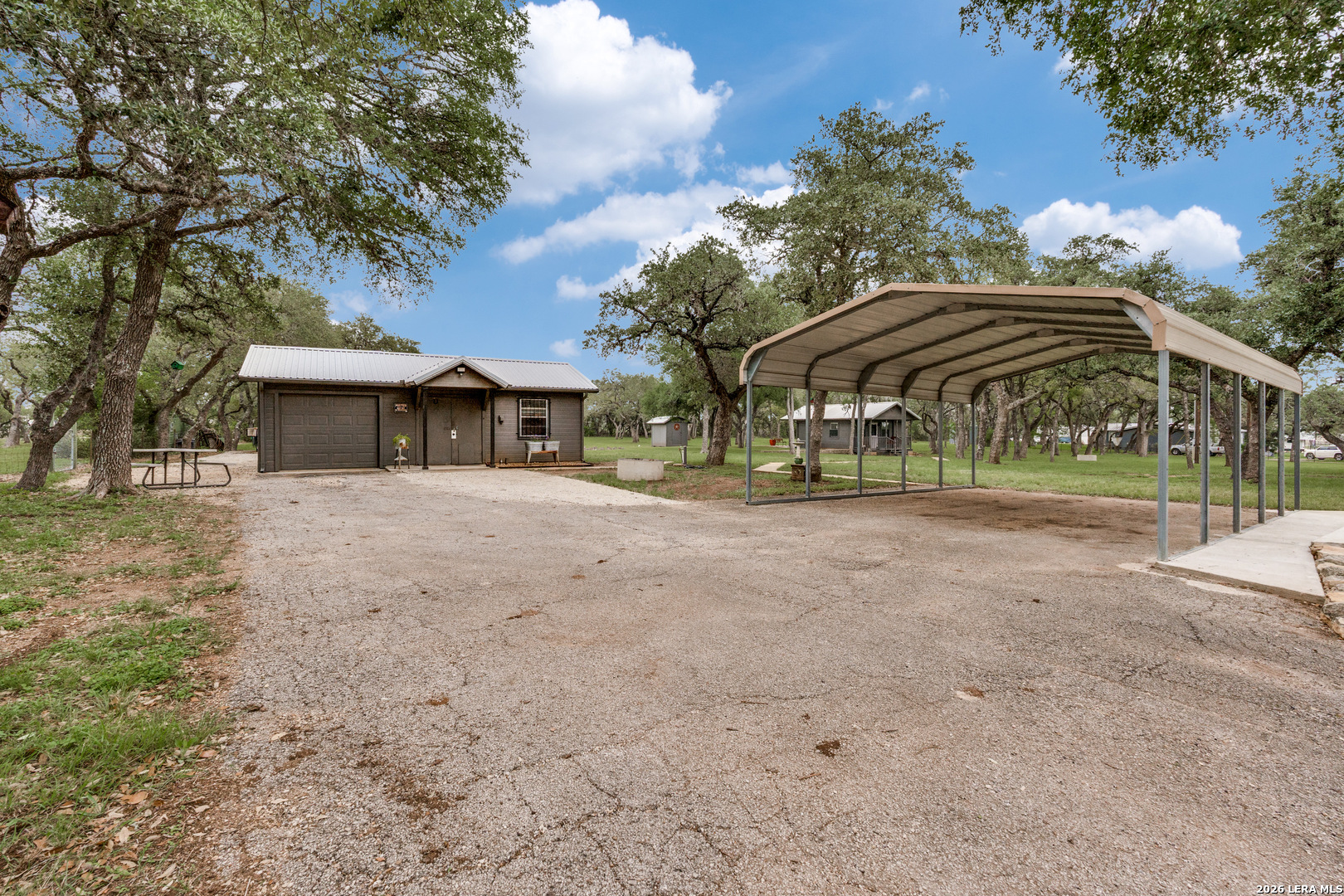 main property photo 25