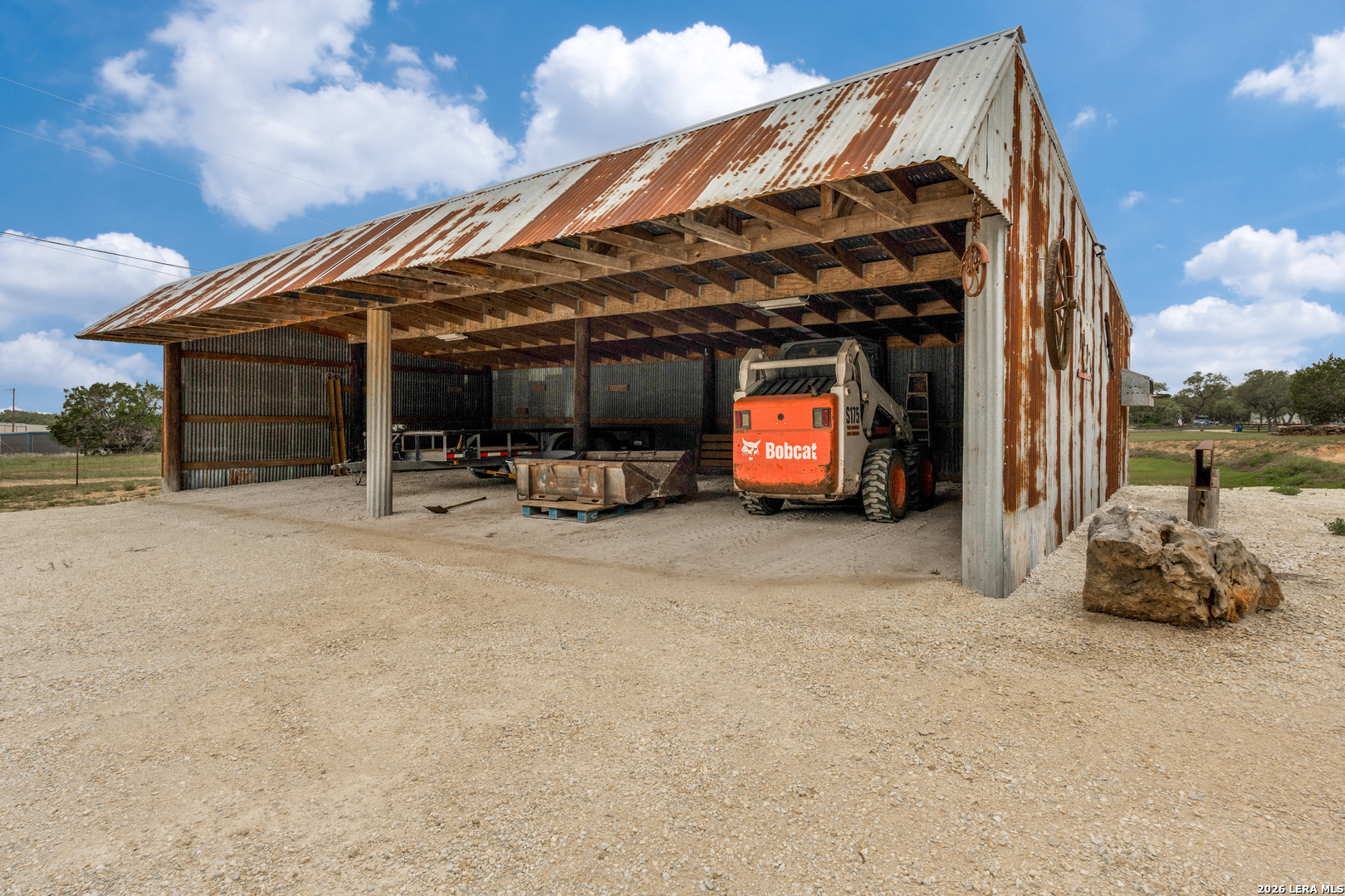 main property photo 43