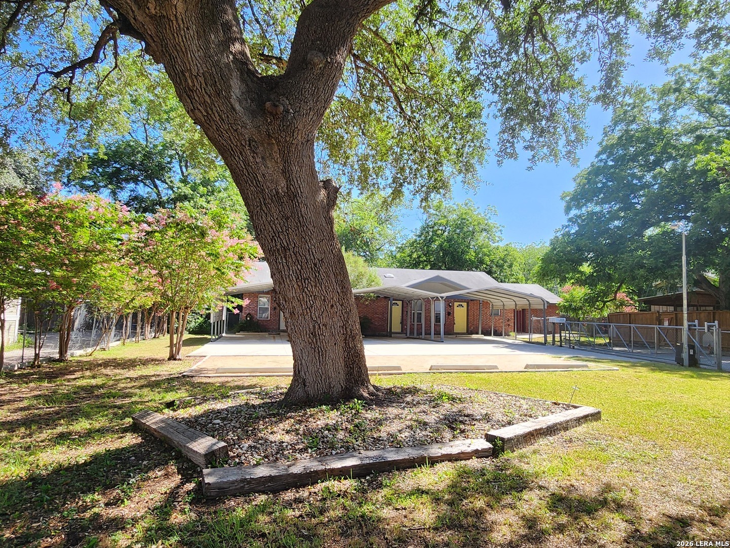 main property photo 13