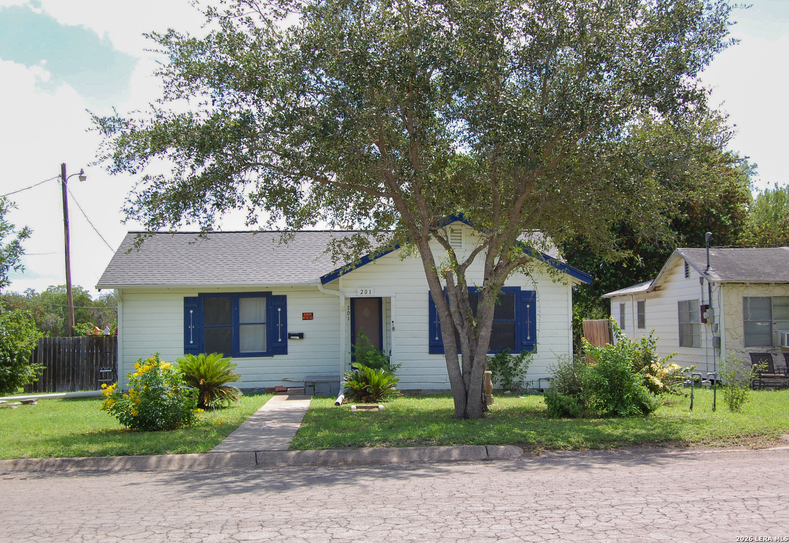 main property photo 17