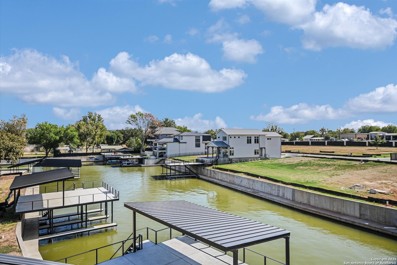 main property photo 27