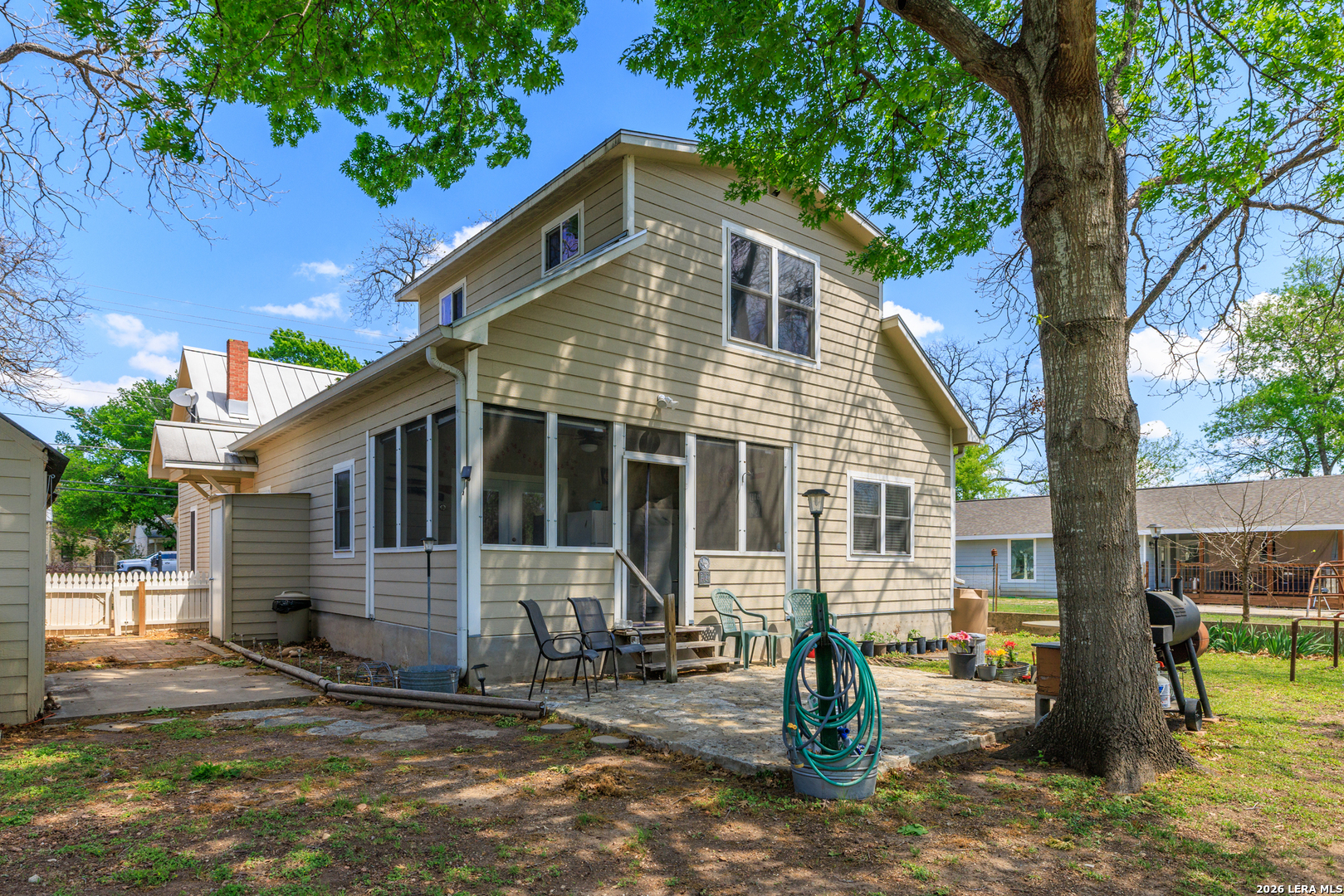 main property photo 40