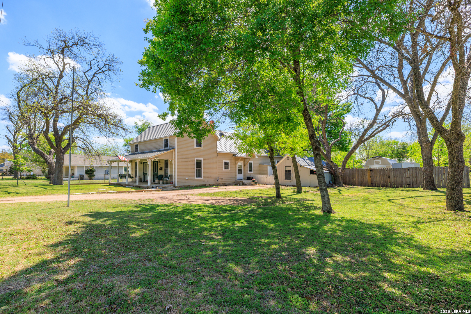 main property photo 6