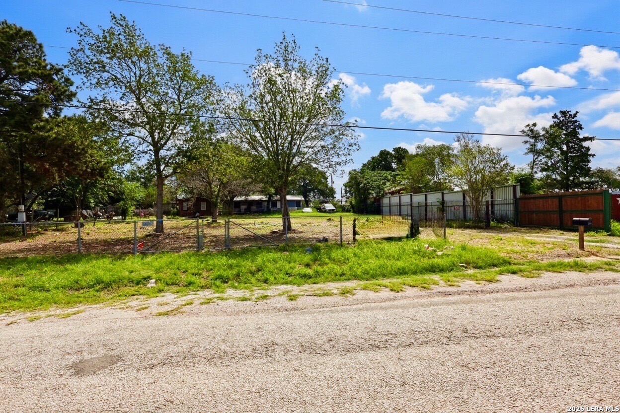 main property photo 6