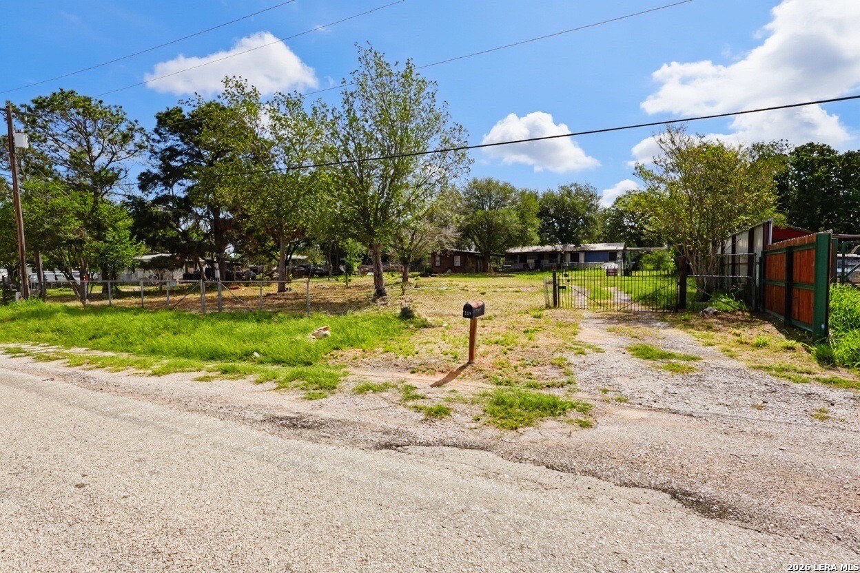 main property photo 9