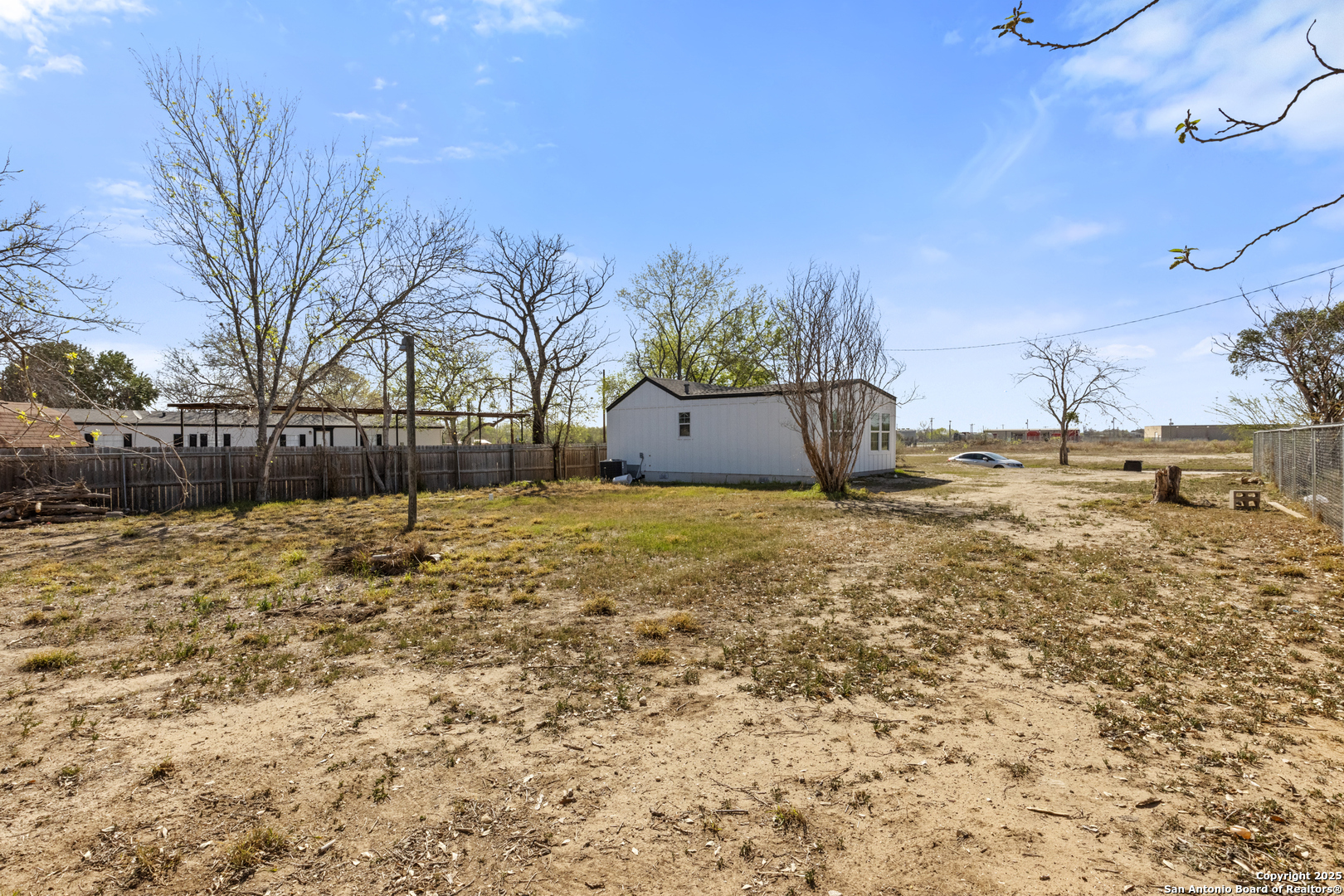 main property photo 23