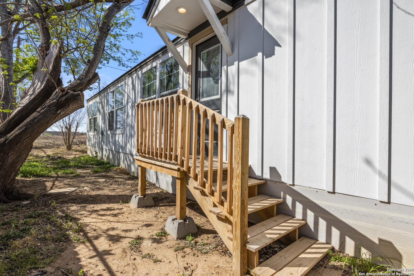 main property photo 24