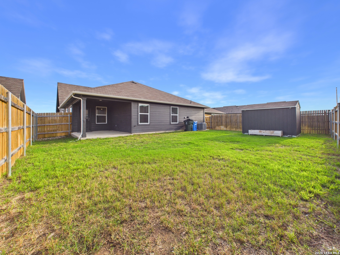 main property photo 28