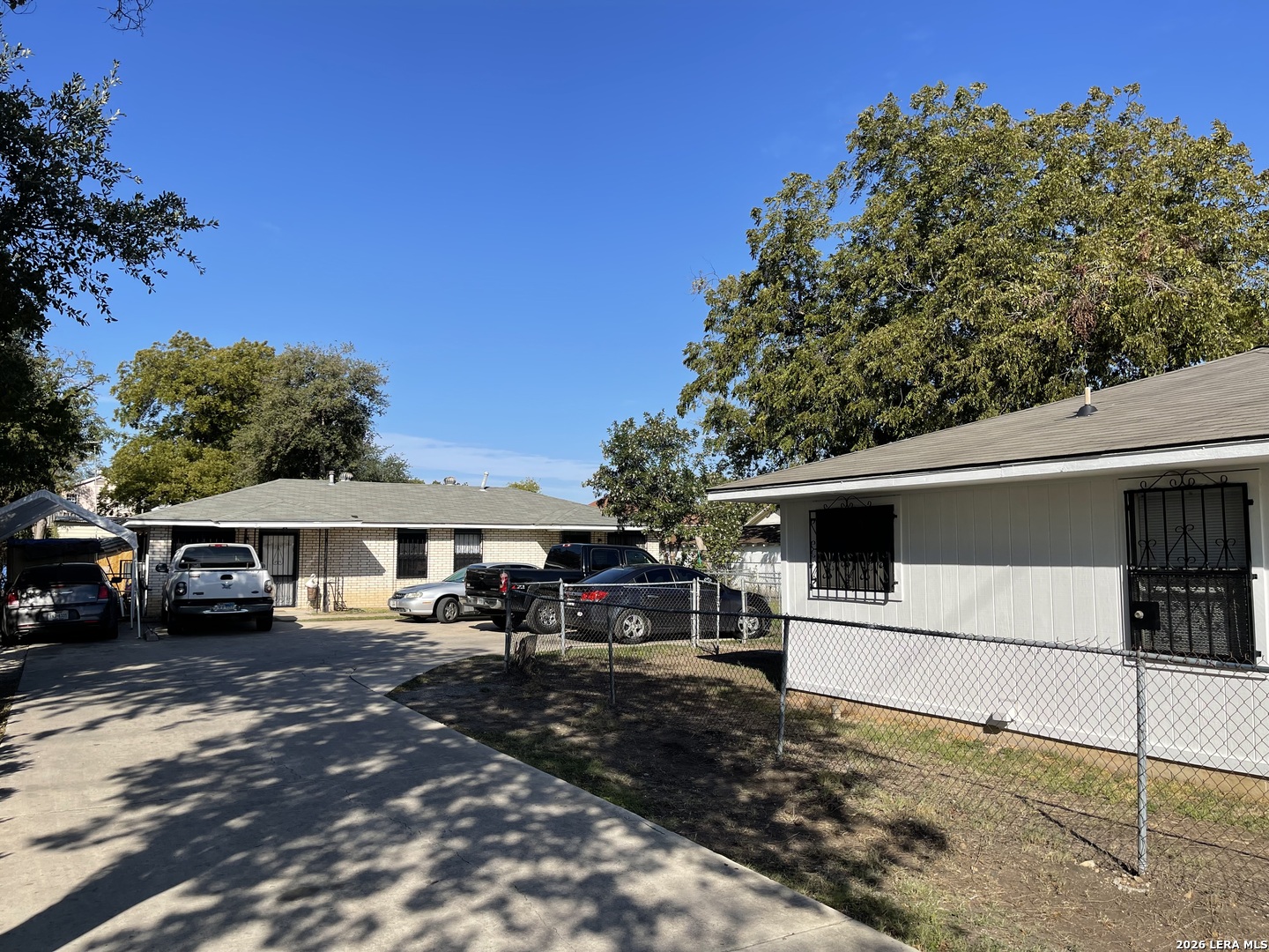 main property photo 11