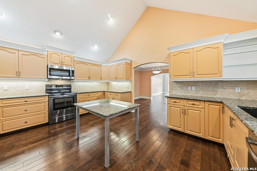 main property photo 17