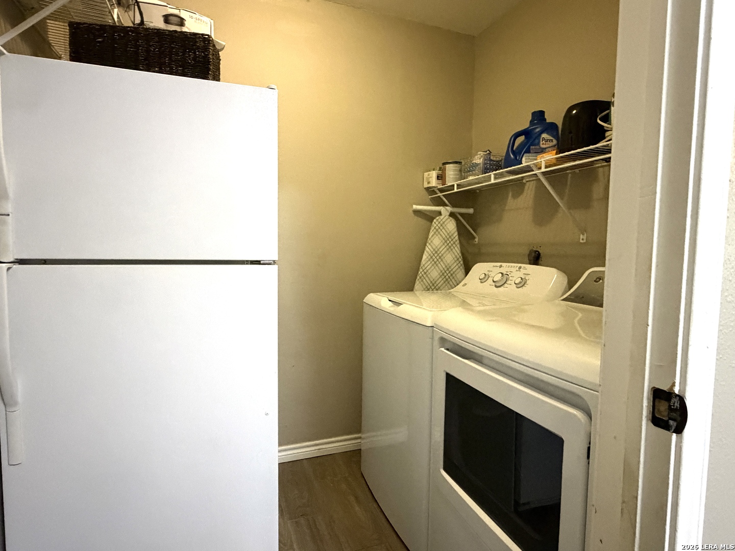 main property photo 11