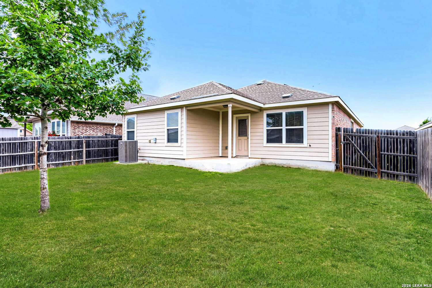 main property photo 25