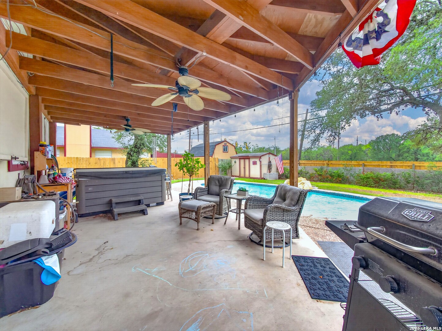 main property photo 30