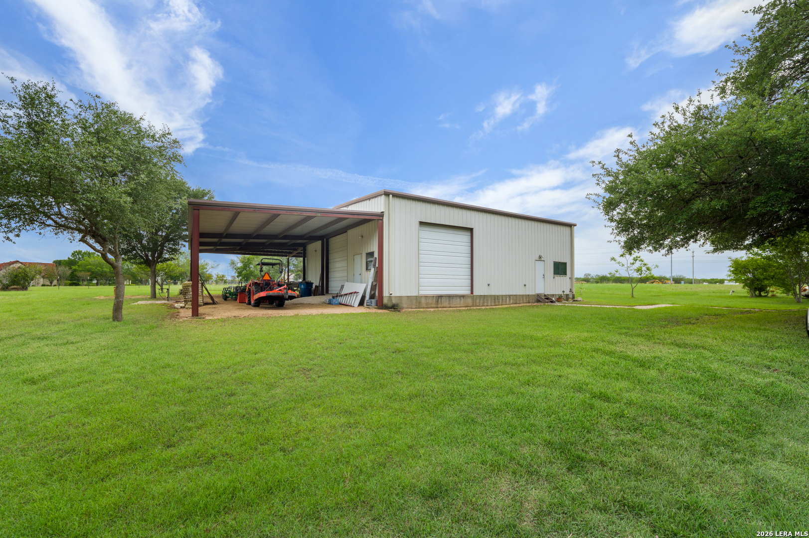 main property photo 5