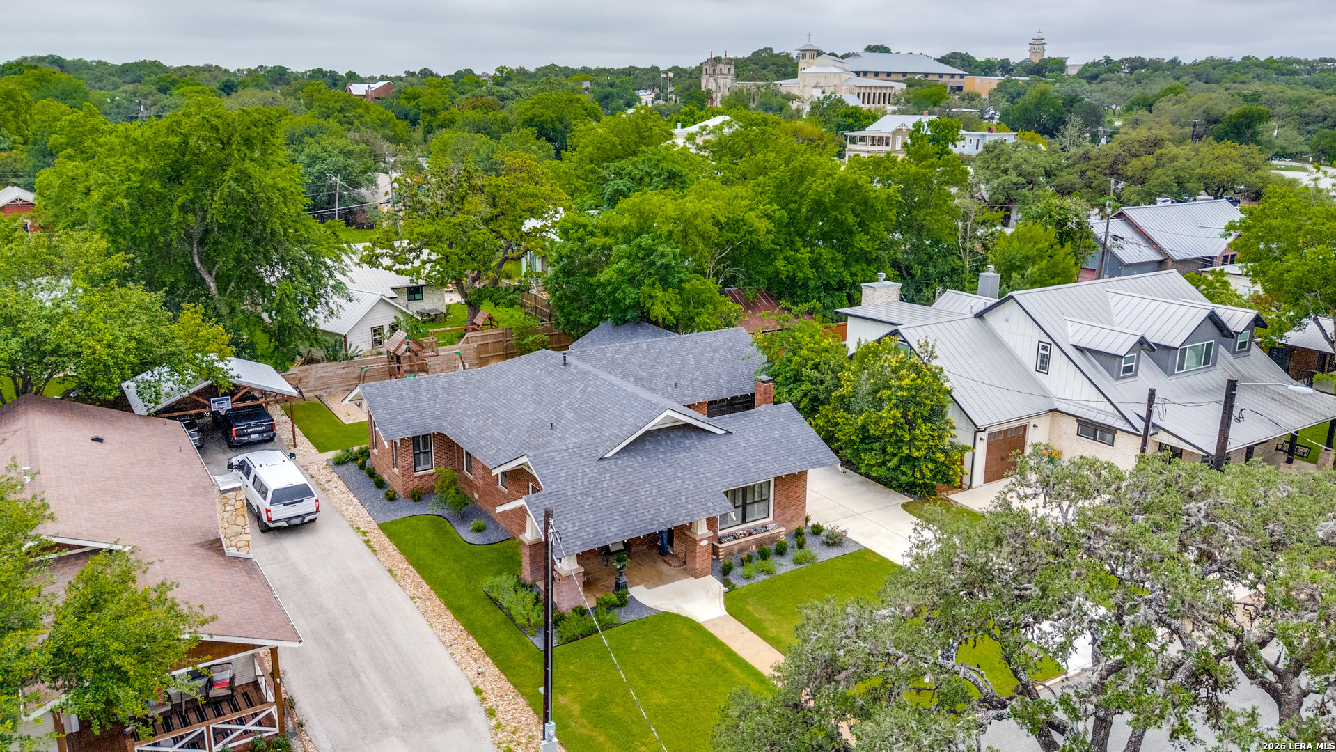 main property photo 28