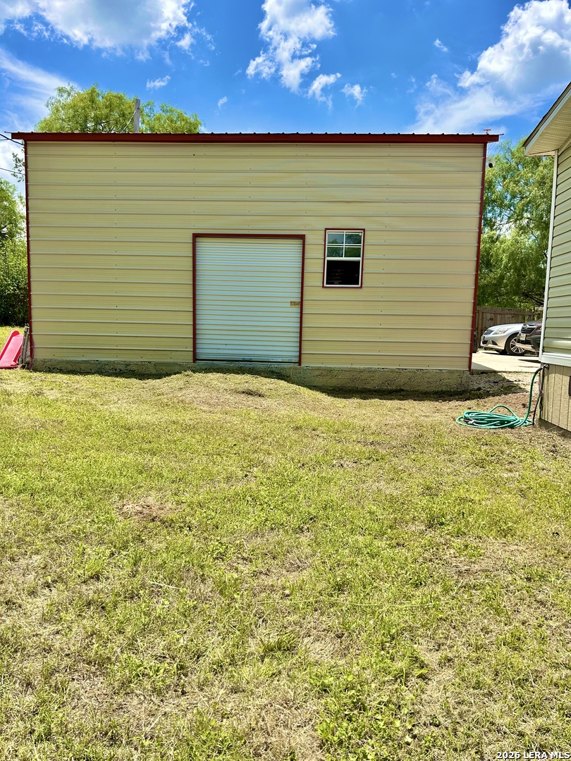 main property photo 40