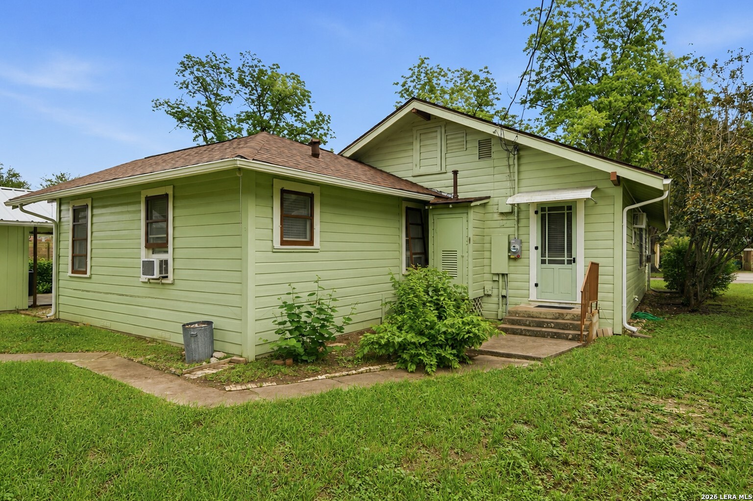 main property photo 34