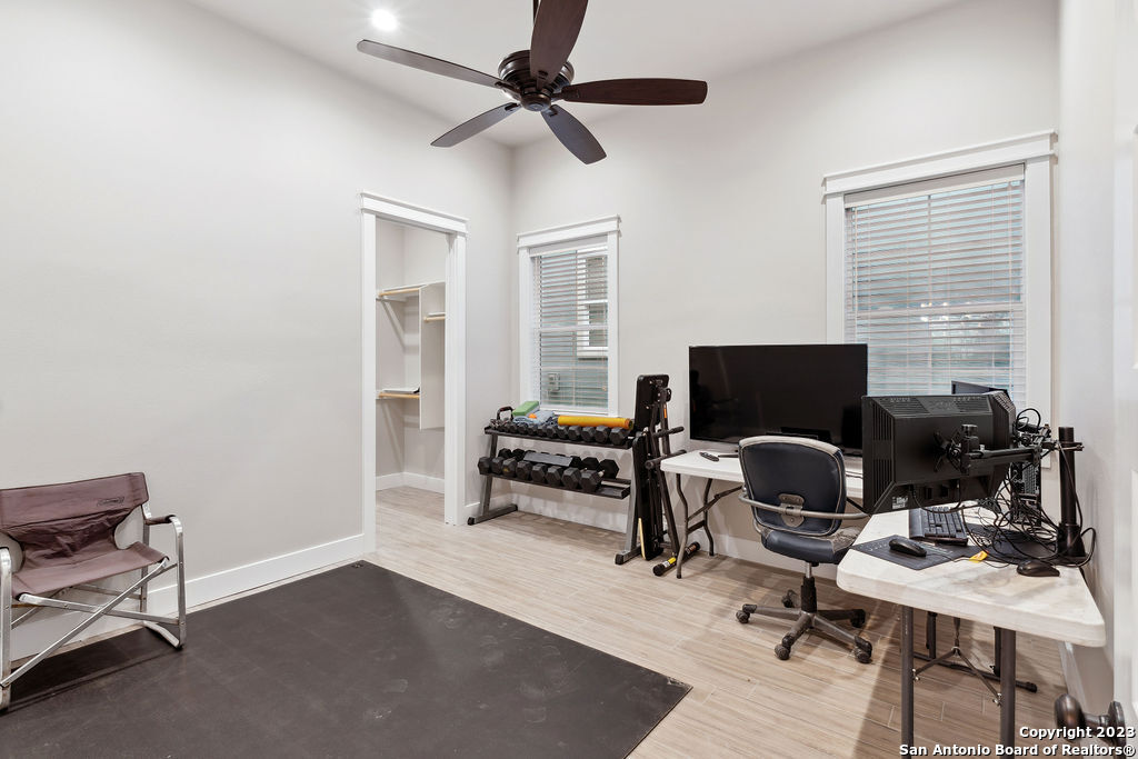main property photo 14