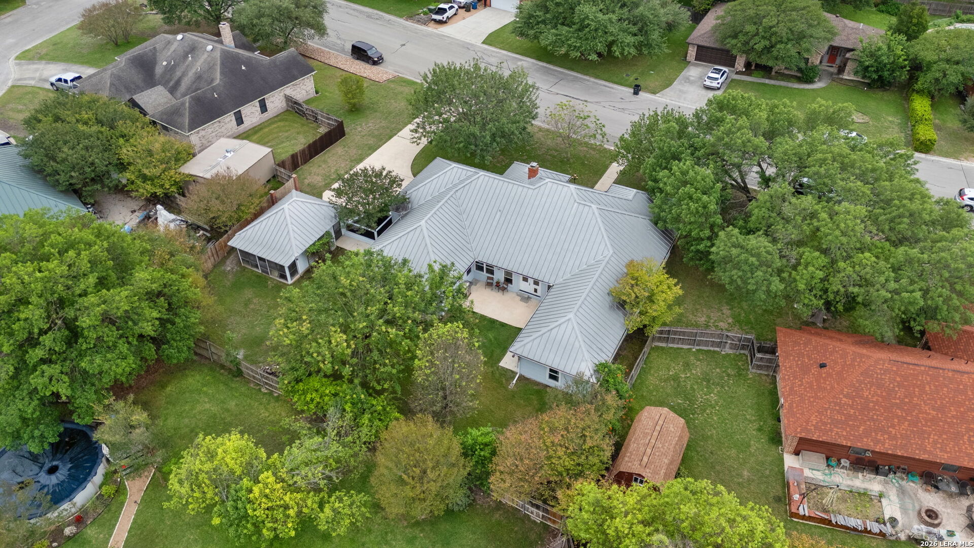 main property photo 32