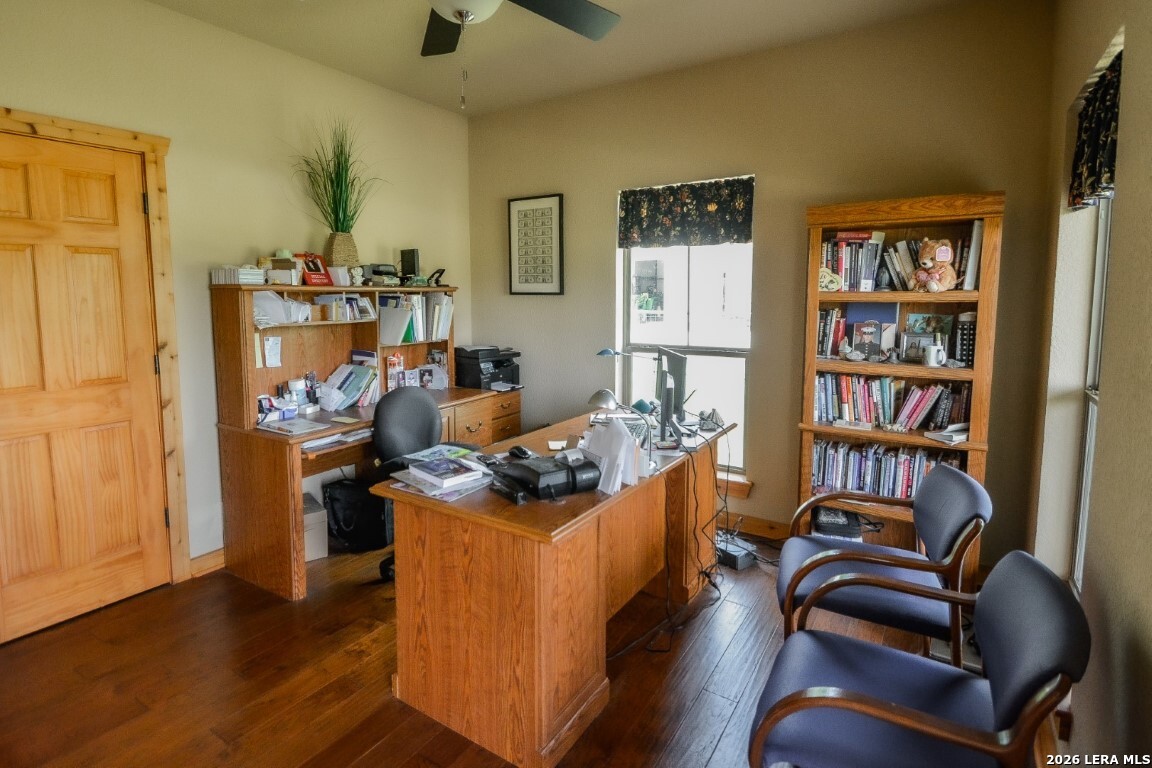 main property photo 8