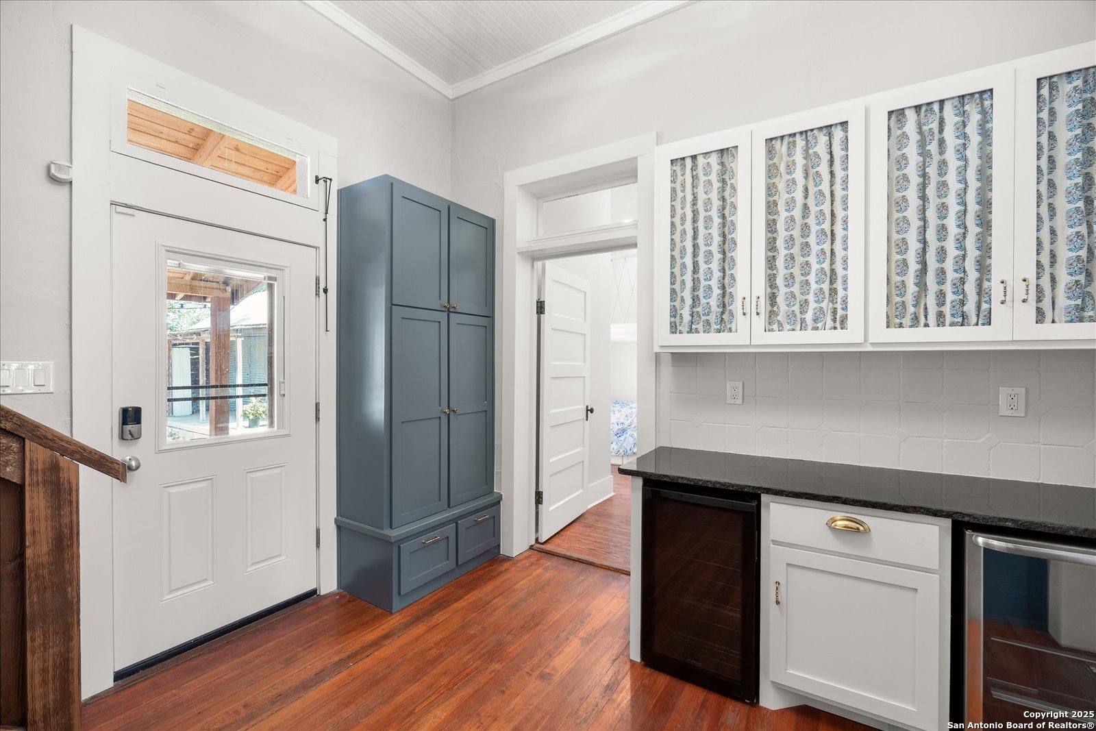 main property photo 25
